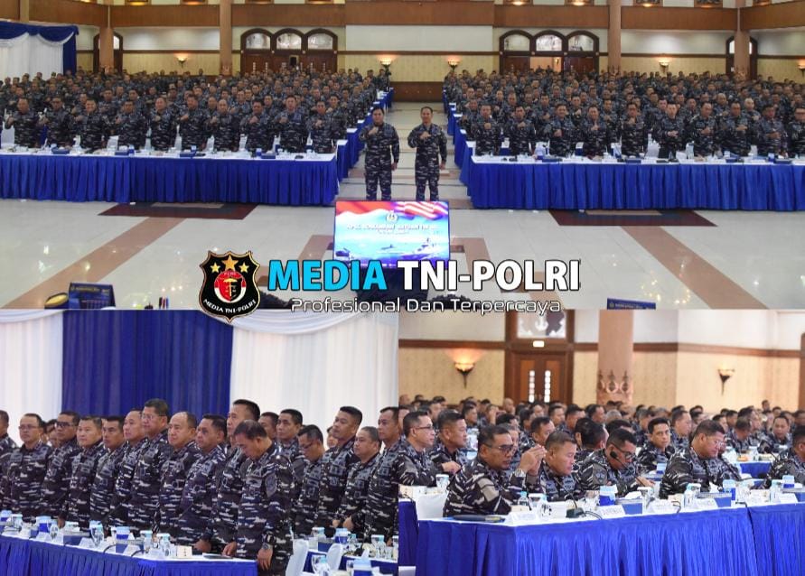 Terima Arahan Kasal, Pangkoarmada III Hadiri Apel Komandan Satuan (AKS) TNI AL di Surabaya