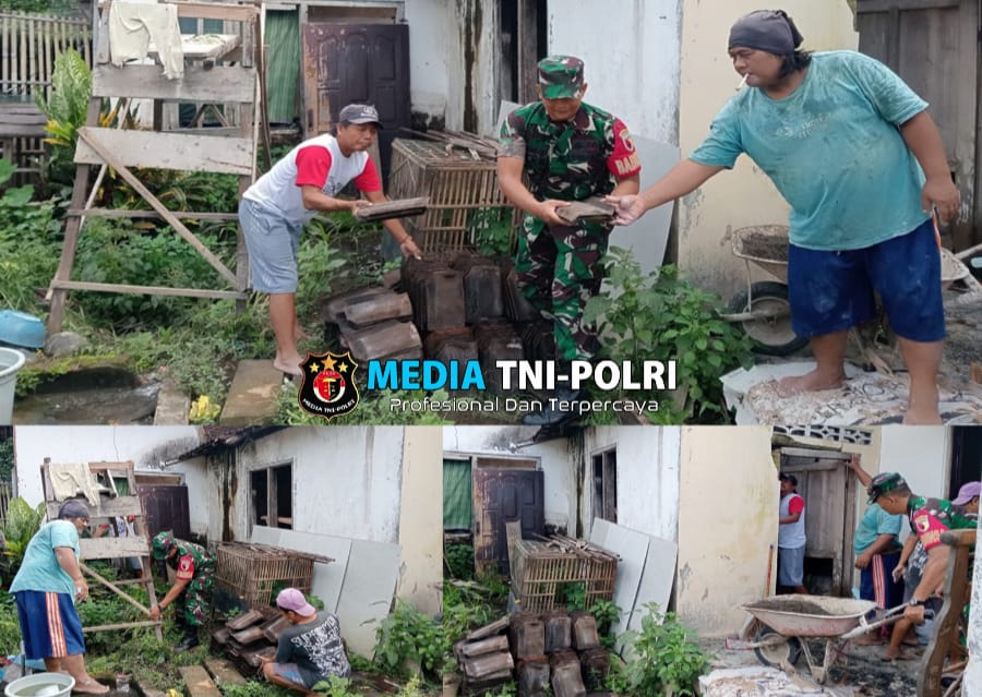 Wujudkan Kemanunggalan dengan Rakyat, Babinsa Kelurahan Kanigoro Bantu Rehab Rumah Warga Untuk Layak Huni