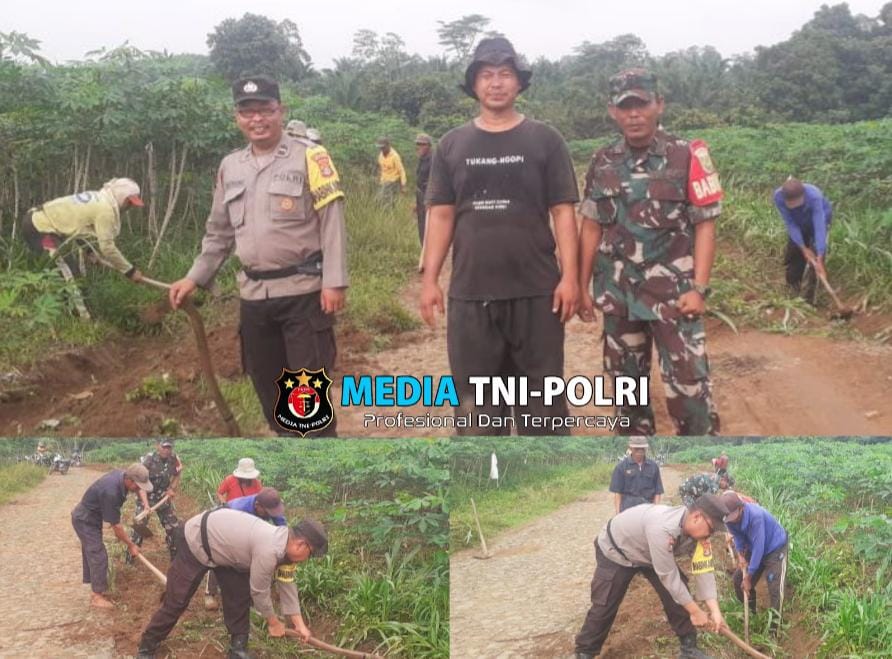 Wujud Sinergitas, Bhabinkamtibmas Polsek Punggur dan Bhabinsa Gotong Royong Bersama Warga