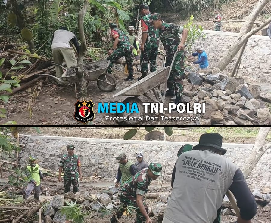 Perlancar Aliran Air, Babinsa Ikut Warga Bangun Talud