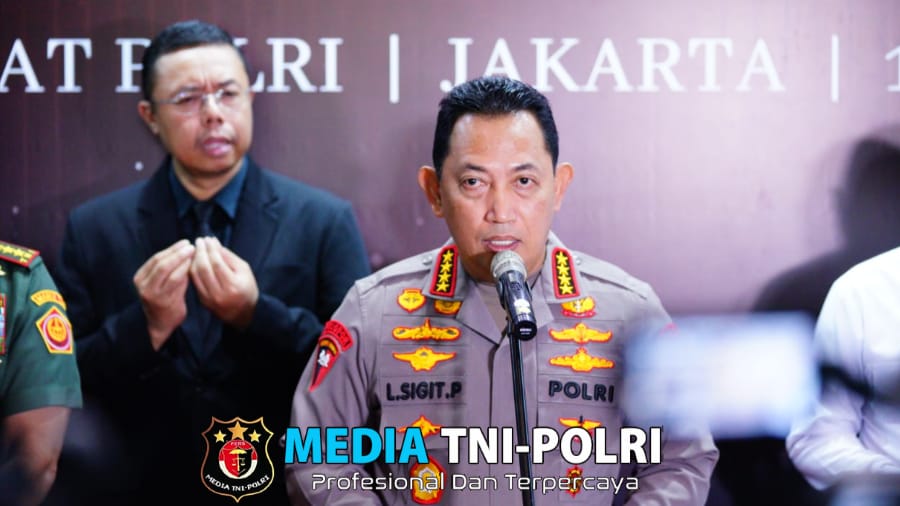 Kapolri  Personel Gabungan Polri-TNI Amankan 61 Ribu Lokasi Ibadah dan Rekreasi Saat Natal-Tahun Baru