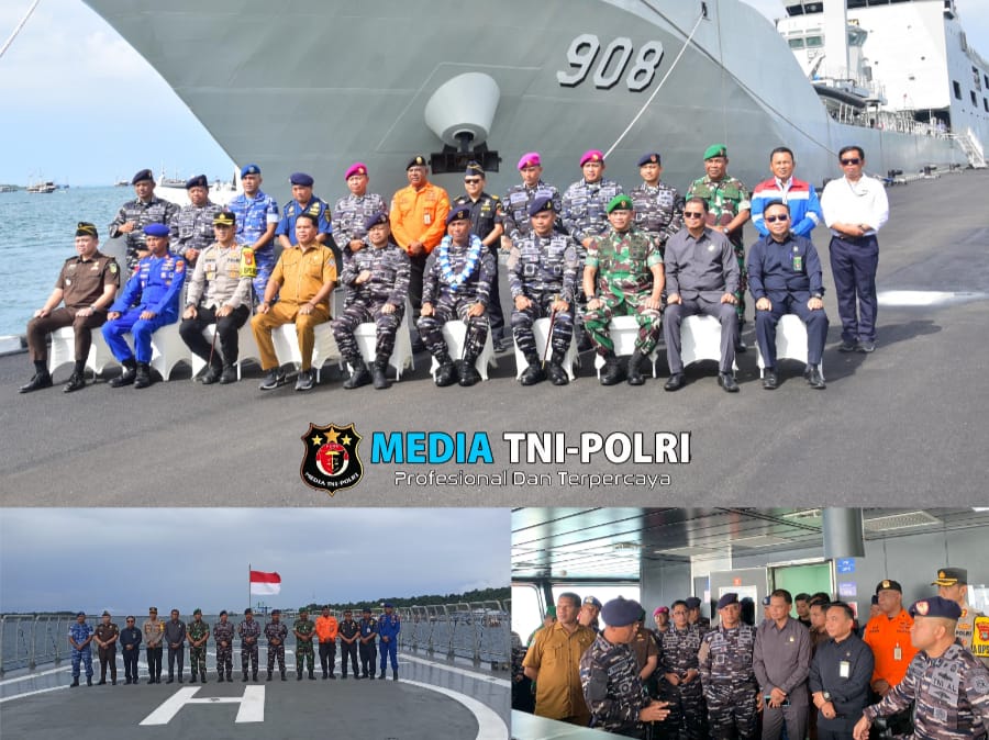 Fredy Marlisa Anggota DPRP Provinsi PBD Hadiri Penyambutan KRI Balongan-908 di Sorong