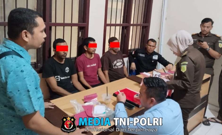 Polres Aceh Timur Limpahkan Tiga Tersangka Penyelundupan Rohingya ke Kejari Aceh Timur