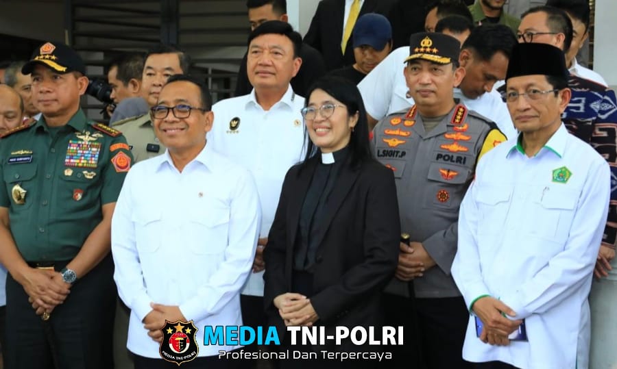 Jelang Ibadah Malam Natal, Menko Polkam-Kapolri Tinjau Gereja GKI Samanhudi dan Gereja Immanuel