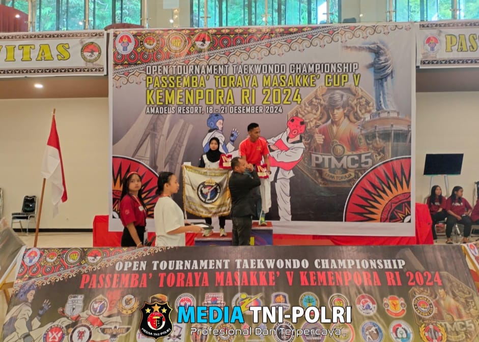 Atlet Taekwondo Pasmar 3 Raih Penghargaan Best Player Kyourugi Senior Putra