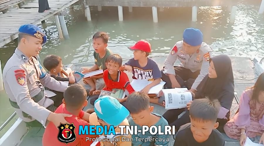 Ditpolairud Polda Lampung Gelar Perpustakaan Terapung Dukung Pendidikan Anak Pesisir