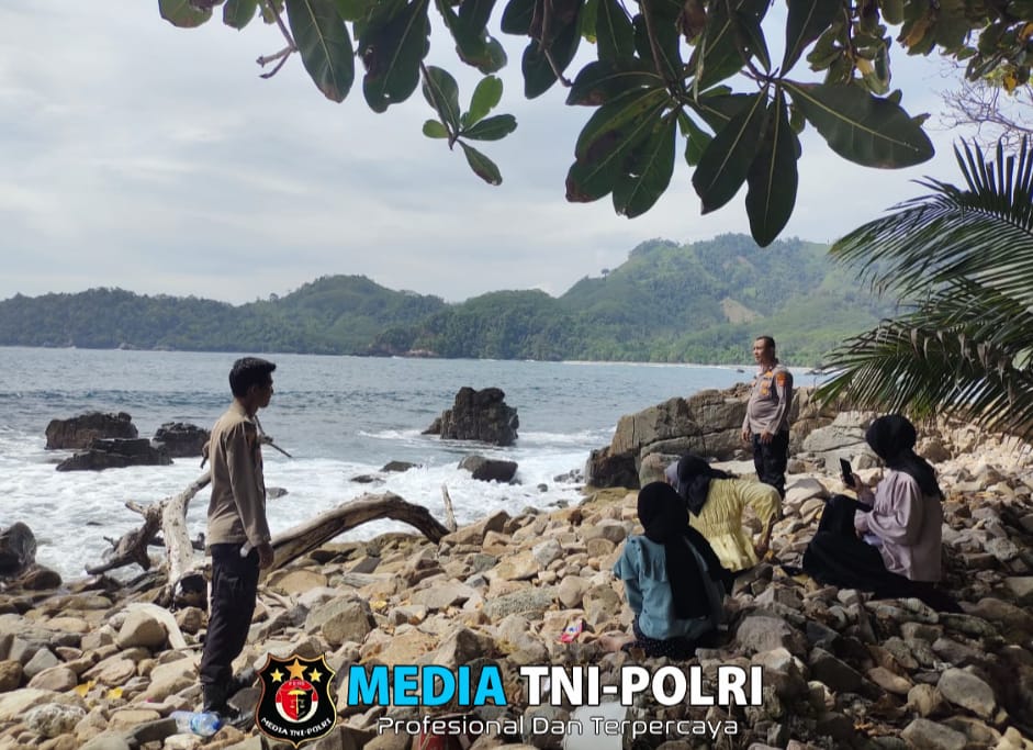 Polres Tanggamus Tingkatkan Keamanan Wisata Pantai Selama Libur Akhir Tahun