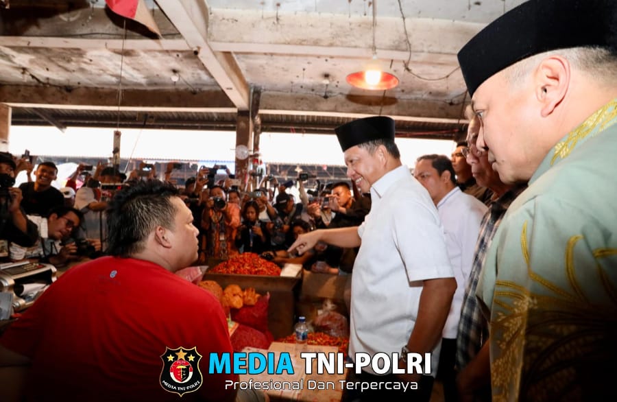 Tinjau Pasar Induk Tanah Tinggi, Mendagri Inflasi Terkendali, Daya Beli Masyarakat Masih Terjaga
