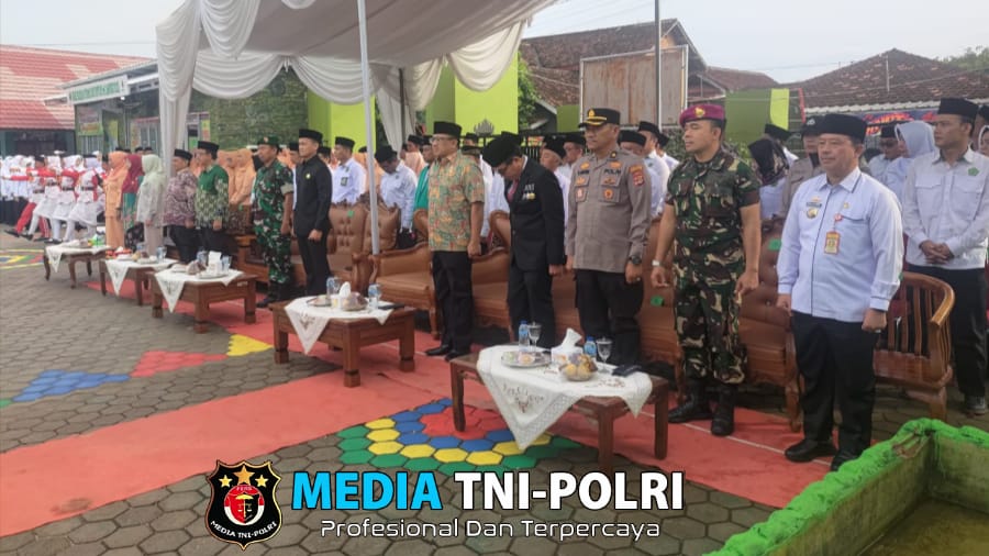 Wakili Kapolres Lampung Utara, Kabag Log Hadiri Upacara Hari Amal Bhakti Kementerian Agama RI ke-79