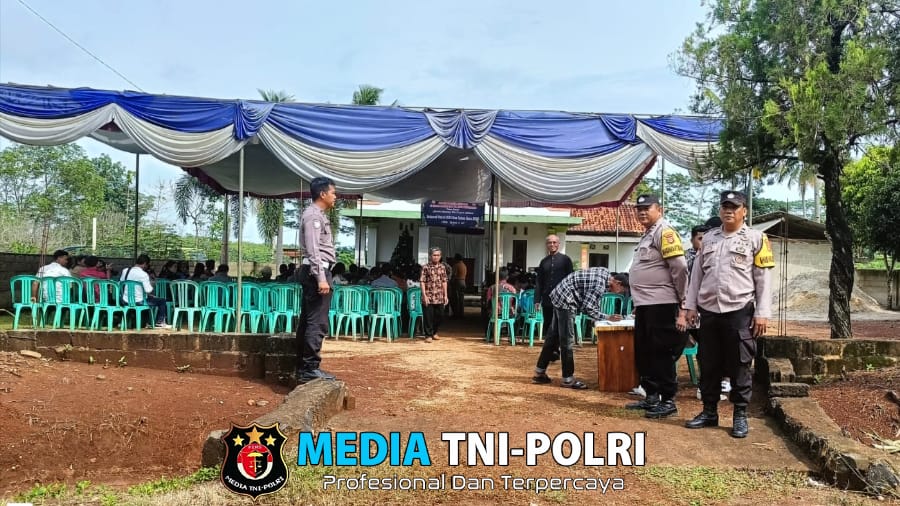 Personel Polsek Sungkai Selatan Jamin Keamanan Warga yang Beribadah di Gereja GKSBS