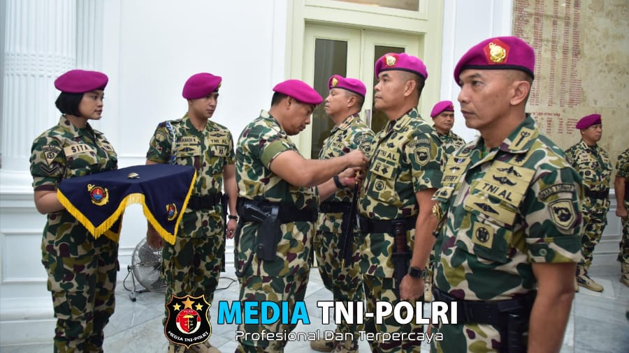 Komandan Pasmar 3 Hadiri Sertijab Asops Dankormar dan Kadiskes Kormar