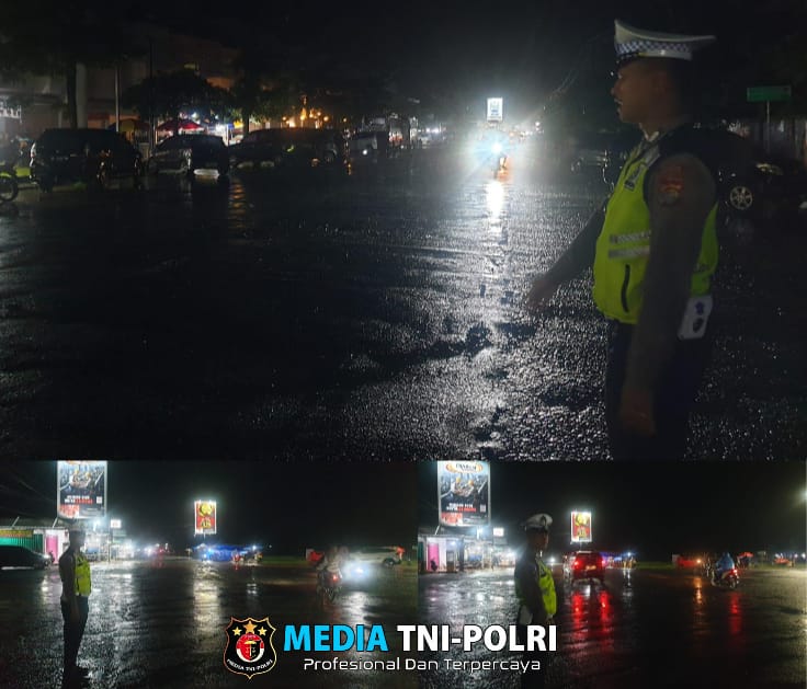 Sat Lantas Polres Tulang Bawang Barat Turun ke Jalanan Laksanakan Patroli Blue Light untuk Ciptakan Rasa Aman di Malam Hari