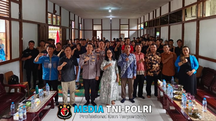 Kapolres Sekadau Motivasi Generasi Muda di Meet and Greet OMK Stasi Perongkan