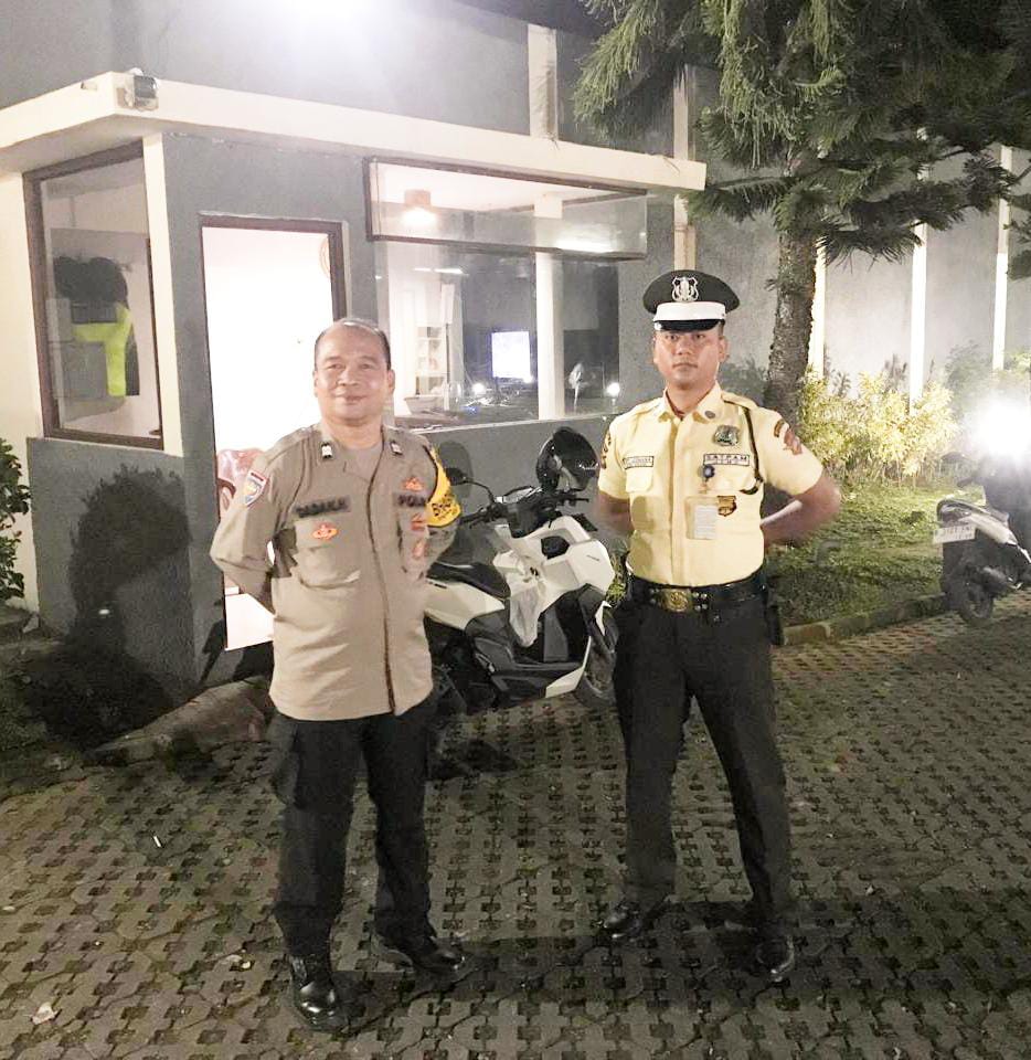 Bhabinkamtibmas  Polsek CSR Polres Bogor, Giat Cooling Sistem Kontrol Pos Pengamanan Monitoring Beri Pesan Dan Ajak Jaga Kondusifitas Cegah Kriminalitas