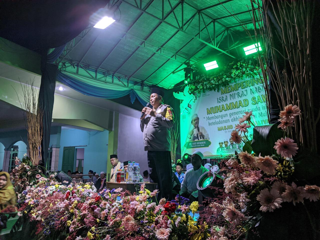 Kehadiran Polri Bhabinkamtibmas Polsek Rumpin Giat Cooling Sistem Ajak Jaga Kondusifitas Wilayah Cegah Ganguan Kriminalitas Berikan Himbauan Disaat Memperingati Isra Mi’raj