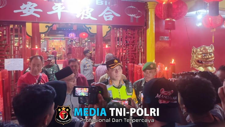 Kapolresta Pontianak Bersama Forkopimda Pantau Situasi Malam Perayaan Tahun Baru Imlek 2025 di Kota Pontianak