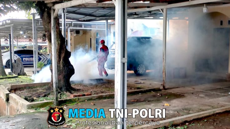 Cegah DBD, Mako Polres Lampung Tengah di Fogging