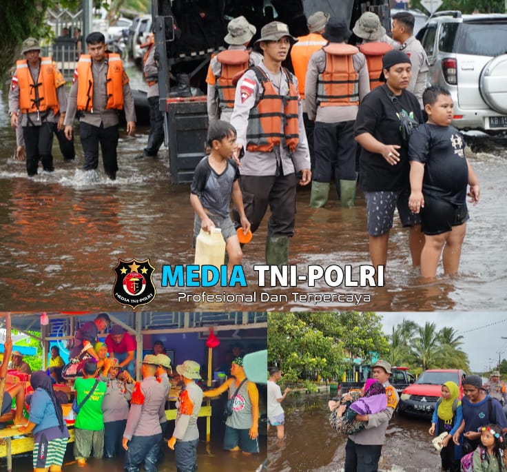 Dansat Brimob Dampingi Kapolda Kalbar Berikan Bantuan Personil Polri Terdampak Banjir