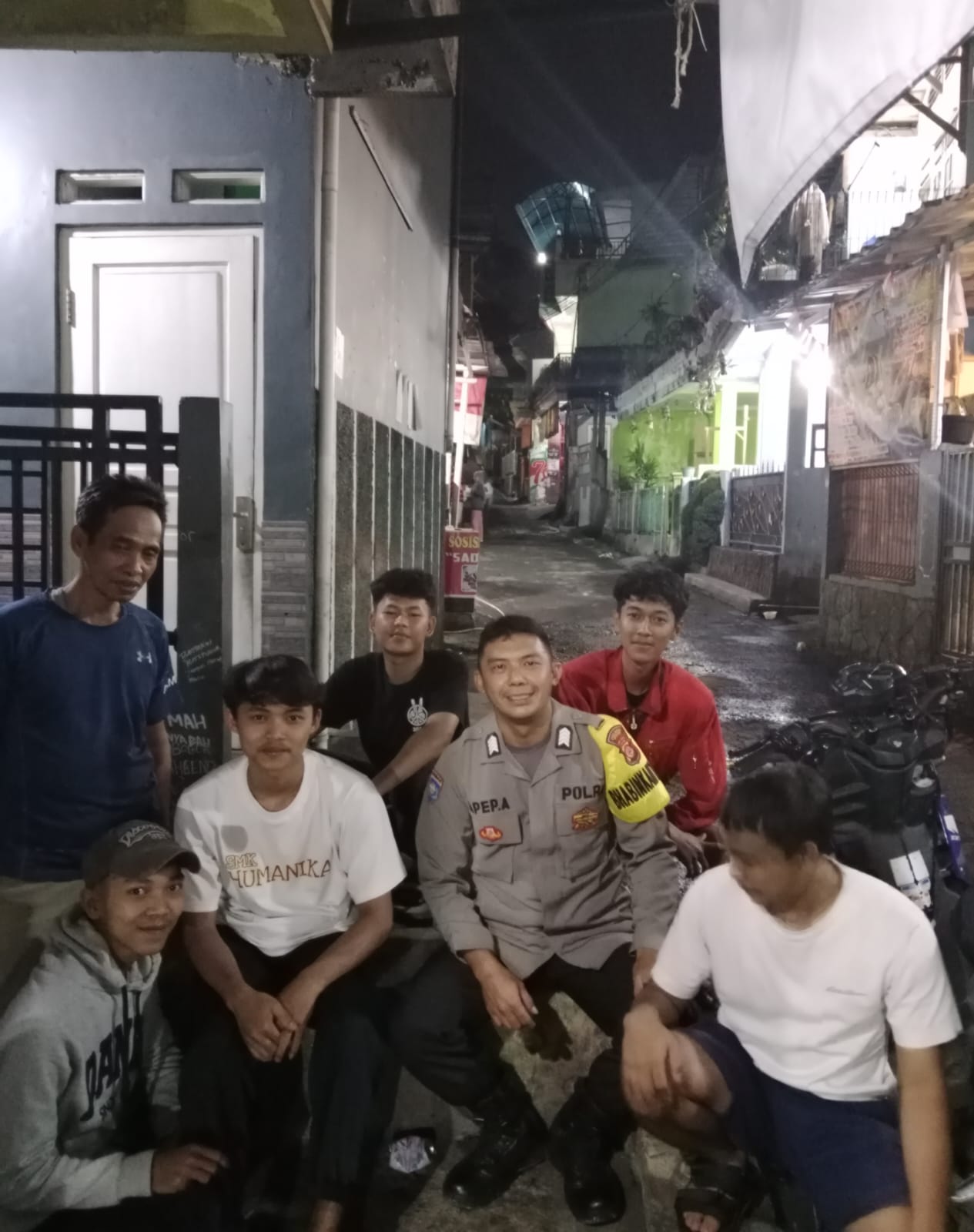 Tingkatkan Kewaspadaan Terhadap Kejahatan Bhabinkamtibmas Polsek Cisarua Giat Colling Sistem Kontrol Monitoring Siskamling di Desa Citeko