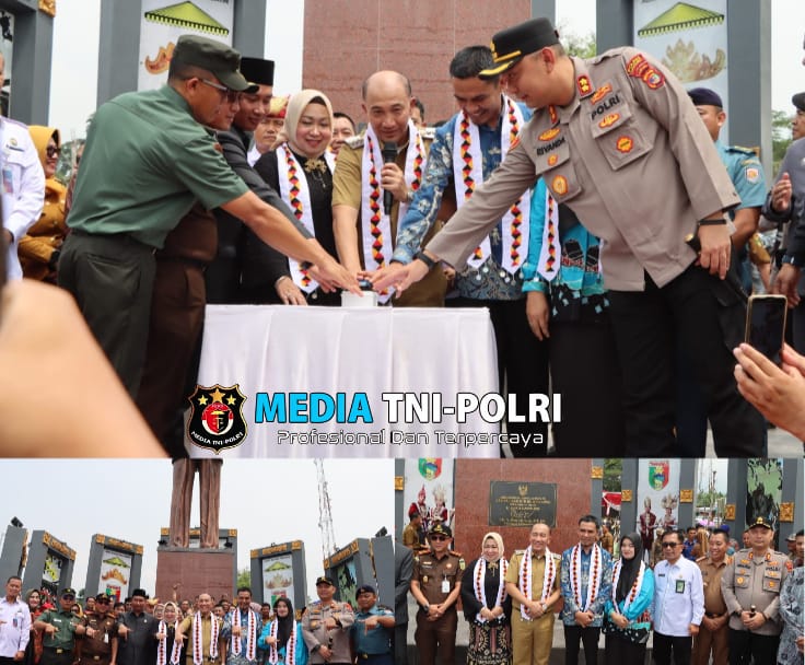 Kapolres Tanggamus Hadiri Peresmian Taman Soekarno di Kota Agung