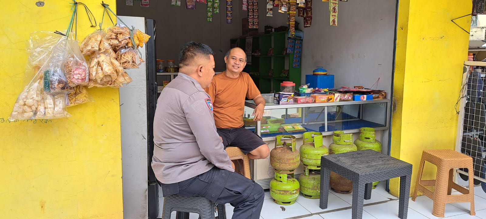 Bhabinkamtibmas Polsek Cianpea Giat Cooling Siatem Himbauan Kamtibmas  Ajak Warga Desa Cihideung Jaga Kondusifitas Cegah Kriminalitas