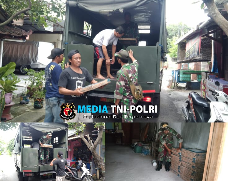 Babinsa Joyotakan Bantu Pendistribusian Bantuan Keramik Dari Bapak KASAD