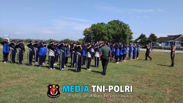 Baris Berbaris Menjadi Kunci Kedisiplinan Bagi Pelajar