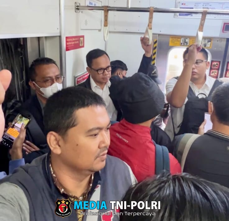 Pejabat Ditantang Naik Transportasi Umum, Wamendagri Bima Tidak Ada Masalah Selagi Waktunya Memungkinkan