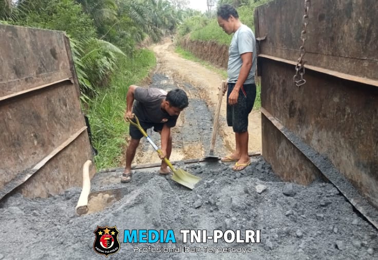 Berharap Jalan Segera Dibangun, Warga Desa Garunggang Minta Bantuan Pemkab