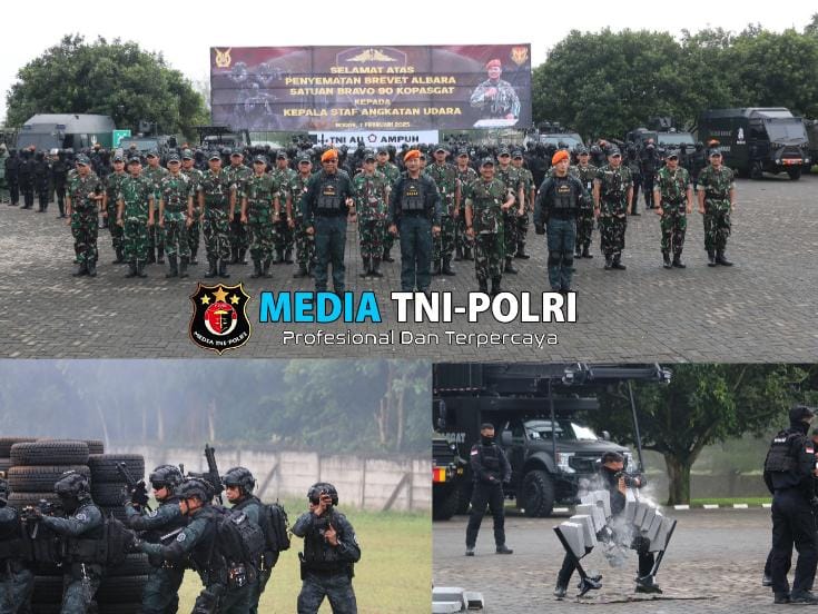 Wujud Penghormatan atas Dedikasi dan Dukungan terhadap Peningkatan Satbravo 90 Kopasgat, Kasau Disematkan Brevet Kehormatan Albara