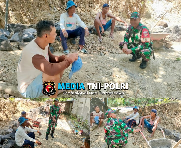 Wujud Kepedulian Babinsa Kemusu Bantu Warga Sekaligus Silaturahmi