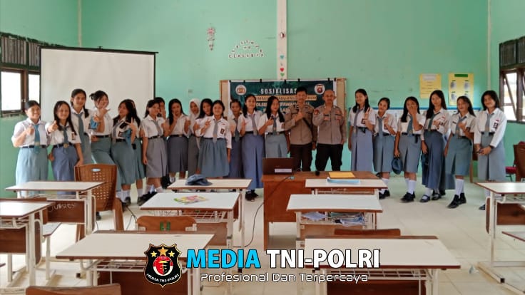 Kanit Binmas Polsek Mempawah Hulu lakukan Sosialisasi Penerimaan Anggota Polri TA 2025 di SMA Negeri 2 Mempawah Hulu.