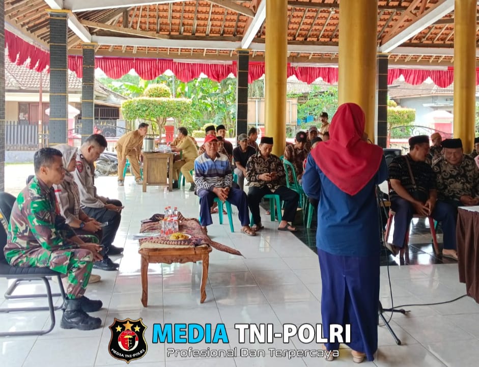 Babinsa Gondanglegi Dukung Penuh Pembangunan Desa Urek-Urek yang Inklusif dan Berorientasi Masyarakat