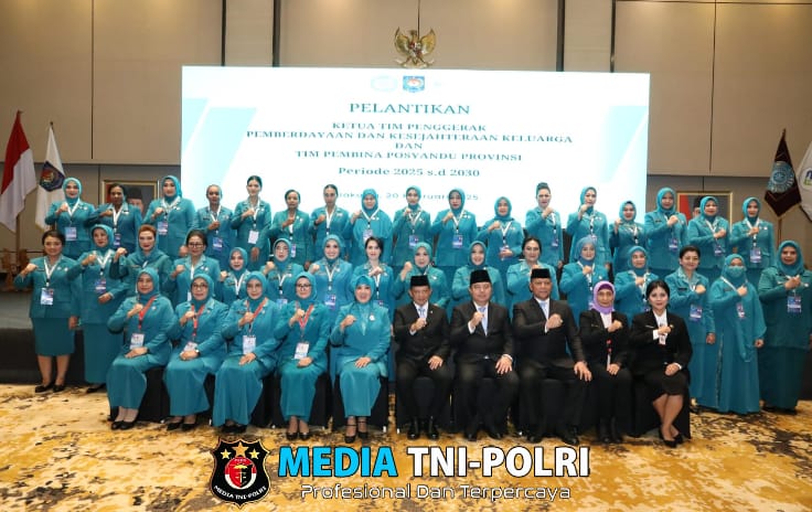 Tri Tito Karnavian Lantik 34 Ketua TP PKK dan Tim Pembina Posyandu Provinsi Periode 2025-2030