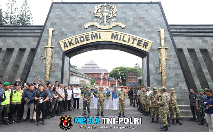 Mendagri Tito Sambut Kedatangan Kepala Daerah Peserta Retreat Pembekalan di Akmil Magelang