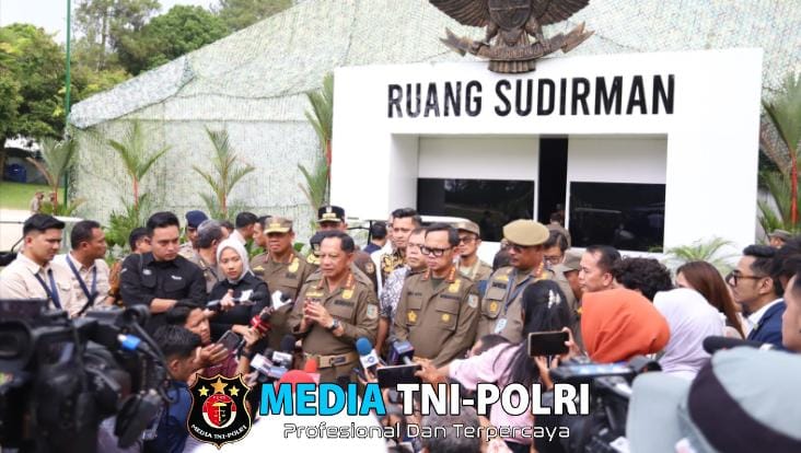 Berlangsung Meriah, Mendagri Resmi Buka Retret Pembekalan Kepala Daerah 2025 di Lembah Tidar Akmil Magelang