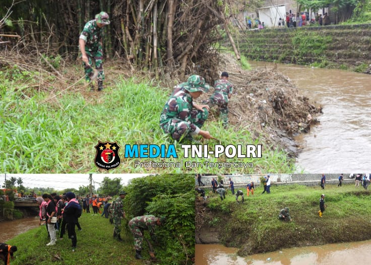 Anggota Kodim 0819 Pasuruan Terjun Langsung Bersihkan Sungai, Peringati Hari Jadi Kota Pasuruan