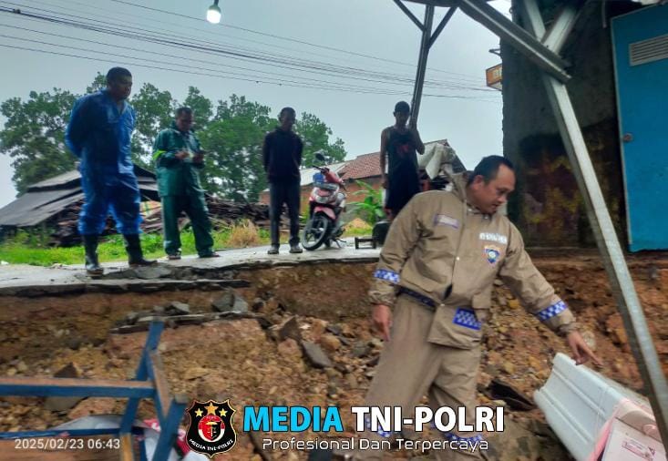 Hujan Kembali Guyur Bandar Lampung, Satu Bangunan Bengkel Amblas