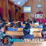 Wujud Rasa Syukur Kepada Tuhan, Anggota Koramil Moanemani bersama Jemaat GKI Koinonia Melaksanakan Ibadah Minggu.