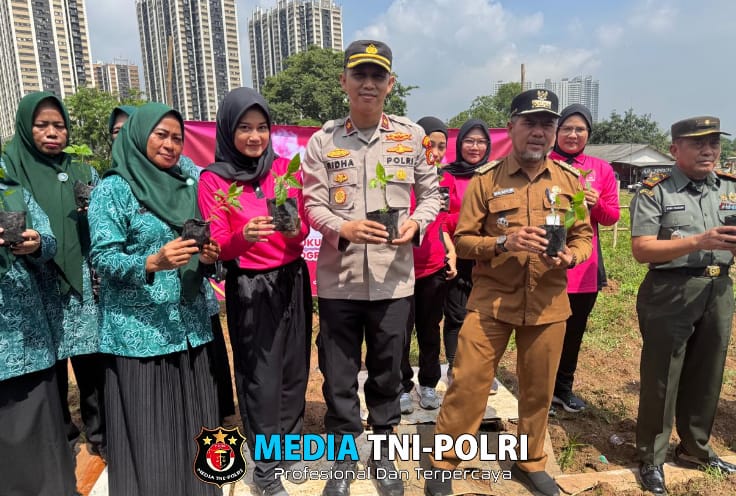 Kapolsek Cikarang Selatan Hadiri Launching Program Pekarangan Pangan Lestari di Desa Cibatu