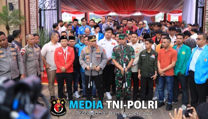 Kapolri dan Panglima TNI Buka Kegiatan Baksos Presisi  Pastikan Kebutuhan Pokok Terjaga Selama Ramadan