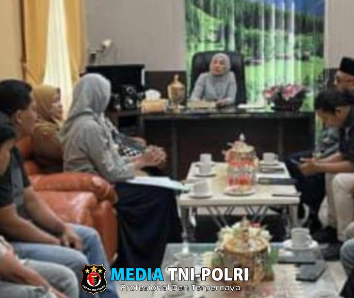 Pekerja Ayam Presto Cabe Hijau Audensi Ke Ketua DPRD Langkat