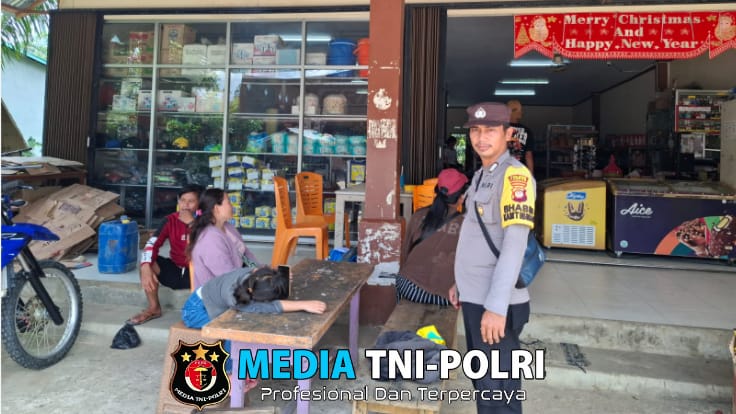 Bhabinkamtibmas Polsek Kuala Behe Rutin Laksanakan Patroli Jaga Kamtibmas yang Kondusif