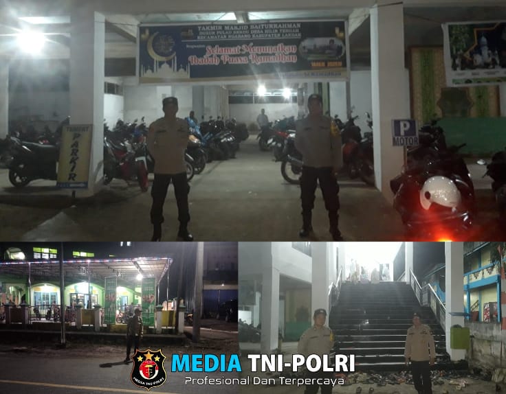 Personil Polsek Ngabang Lakukan Pengamanan Ibadah Shalat Tarawih di Sejumlah Masjid yang Ada di Kecamatan Ngabang
