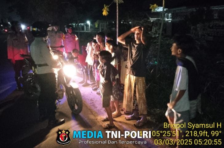 Polsek Sekampung Laksanakan Patroli KRYD Subuh di Bulan Ramadhan, Berikan Himbauan Kamtibmas