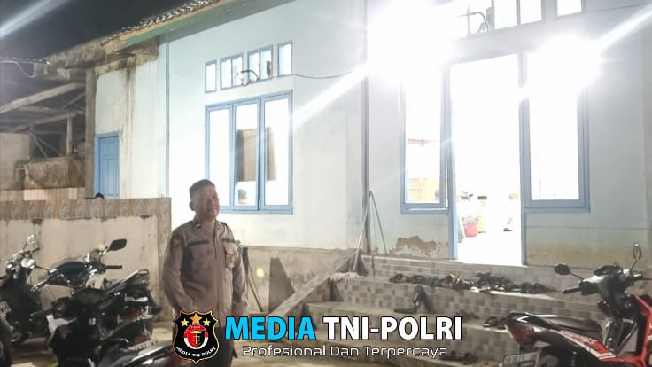 Ciptakan Rasa Aman, PS. Kanit Samapta Polsek Menjalin Lakukan Pam Sholat Tarawih