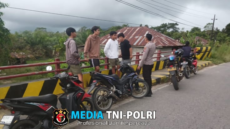Cegah Aksi Balap Liar, Polsek Menjalin melaksanakan Patroli Sore