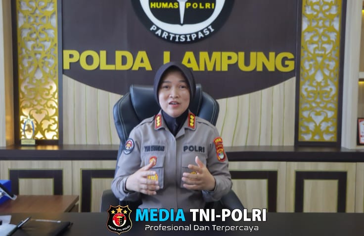 Polsek Semaka Ikut Giring Kawanan Gajah Liar Rusak Pemukiman Warga di Tanggamus