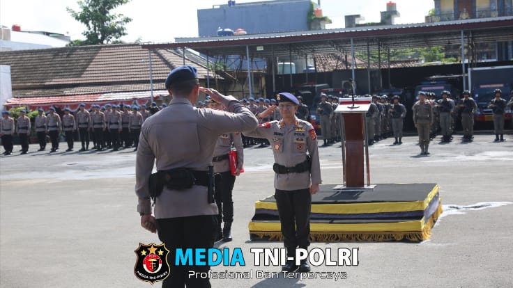 Upacara Pembinaan Tradisi Bintara dan Tamtama Remaja Satbrimob Polda Lampung