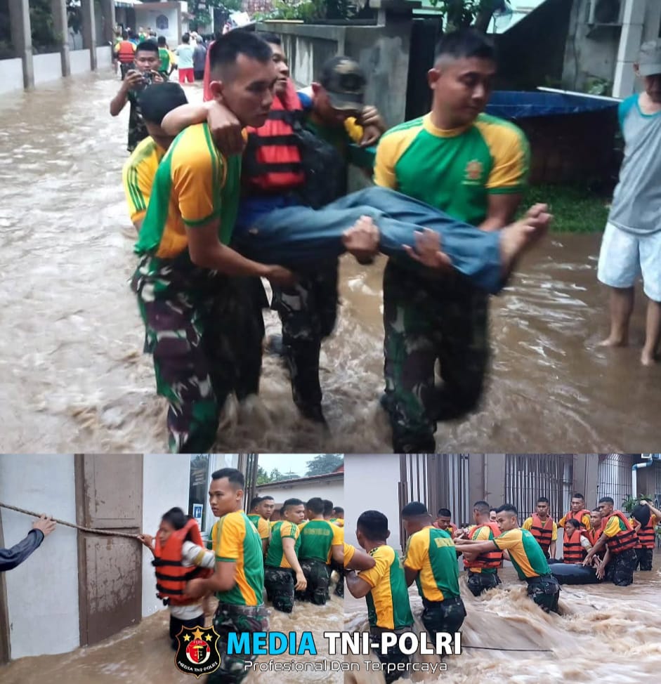 Bergerak Cepat! Prajurit Yonkav 1 Kostrad Evakuasi Korban Banjir di Depok